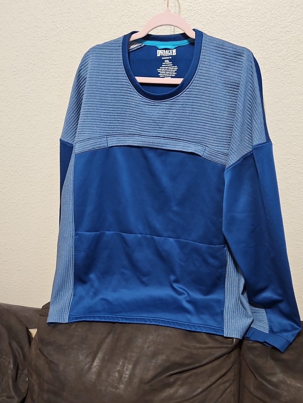 Duluth Trading Co Two-Tone Blue Crew Sweatshirt With Pockets